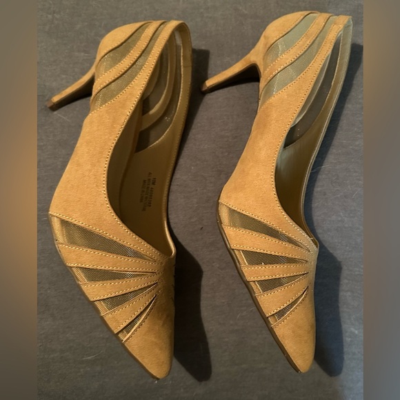 Neiman Marcus inspired Brown Women's Heels - Picture 2 of 4